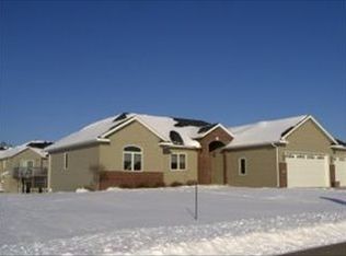 1830 Creek View Ln NE, Owatonna, MN 55060