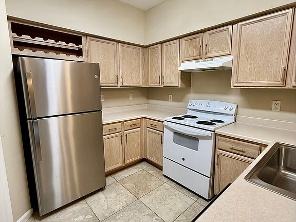 5th image of 700 Daniel Ellis Dr APT 14104
