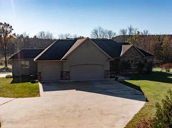 11079 Badger Dr, Waupaca, WI 54981