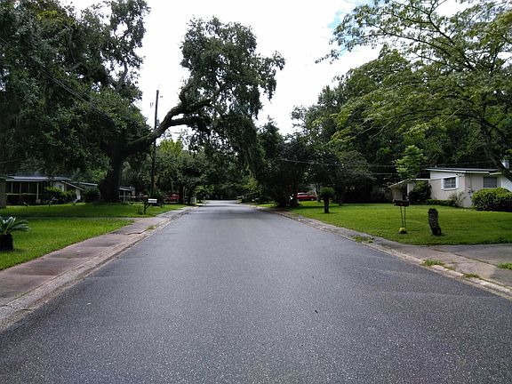 4th image of 2112 Patou Dr