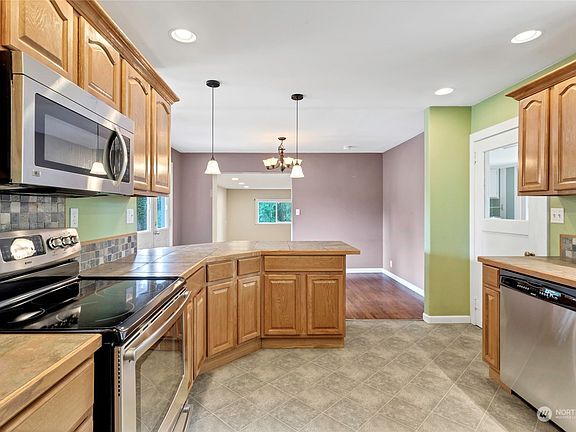 3rd image of 1015 N 2nd Street