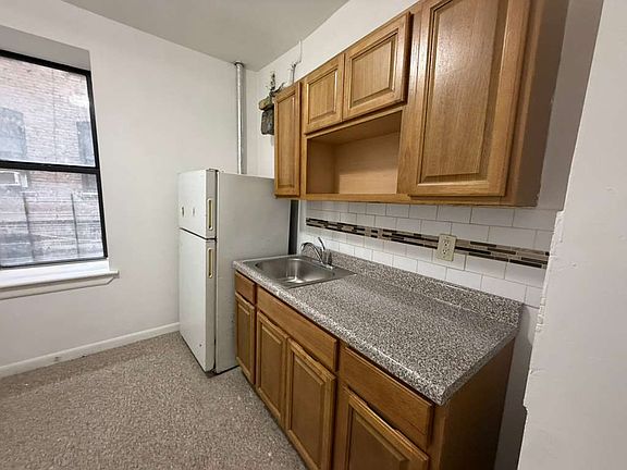 4th image of 2079-2085 Morris Ave