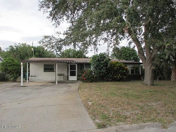 2nd image of 2426 Sadler Ln