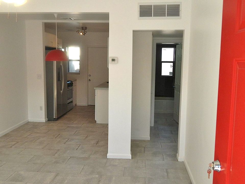 McDowell1317 living_03122014