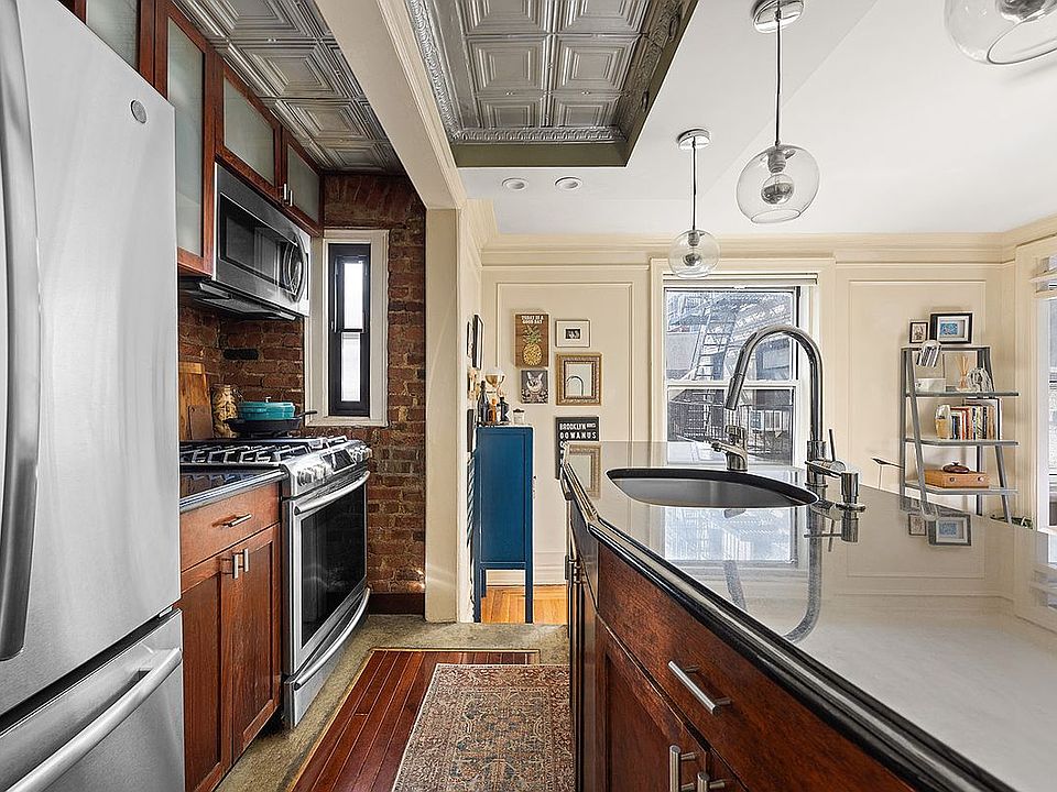 1st image of 59 Pineapple St APT 5A