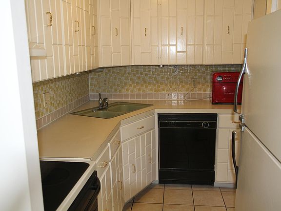 3rd image of 740 N Pearl St APT 705