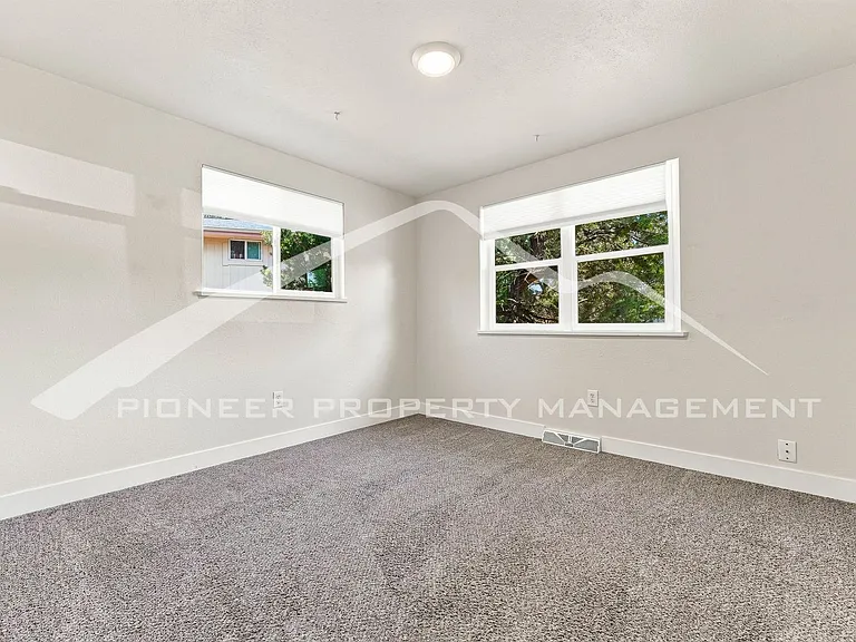 179 Eaton Ct — Photo 11