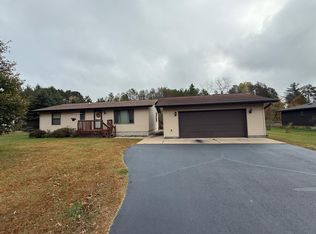 305 Pine Ridge Ln, Tomahawk, WI 54487