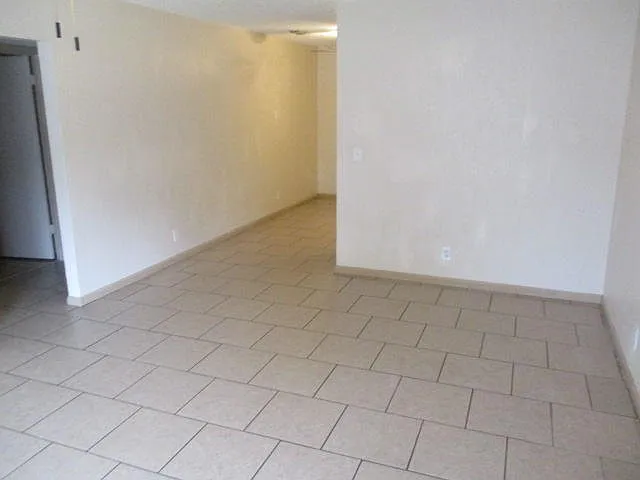 9079 E Highland Pines Dr — Photo 2