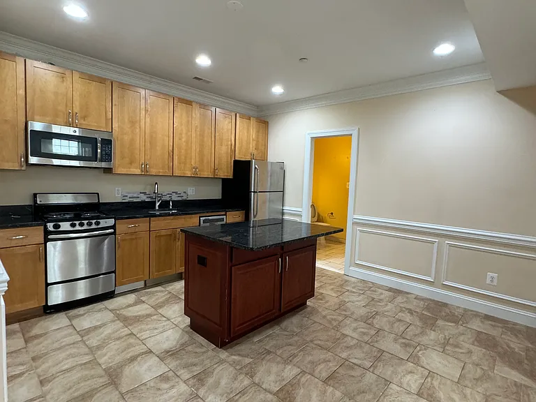 729 W Montgomery Ave — Photo 7