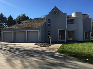 12977 Hamilton St, Omaha, NE 68154