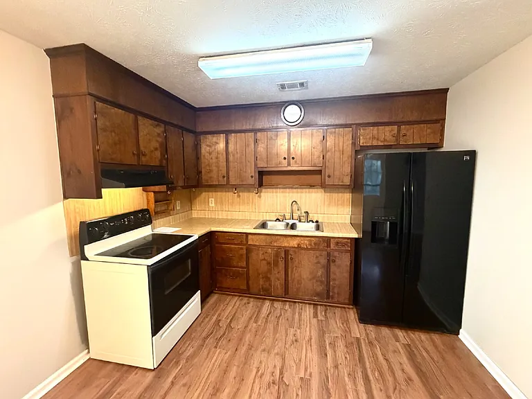 1218 Salem Chipley Rd — Photo 3