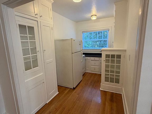 5th image of 2134 NW Flanders St APT 204