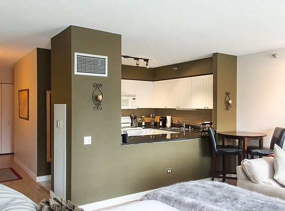 4th image of 512 N McClurg Ct APT 2809