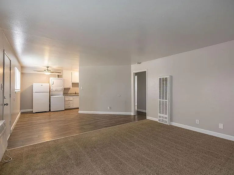 Rosewood Gardens Apartments — Photo 3