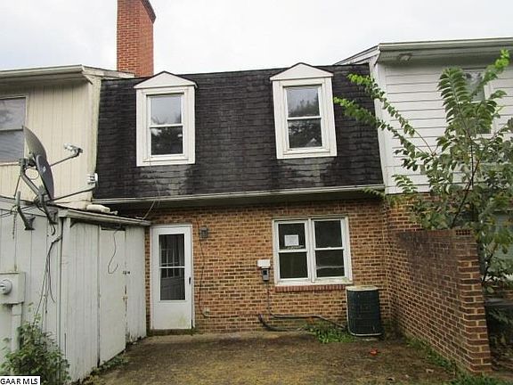 2nd image of 1939 Willow Hill Dr