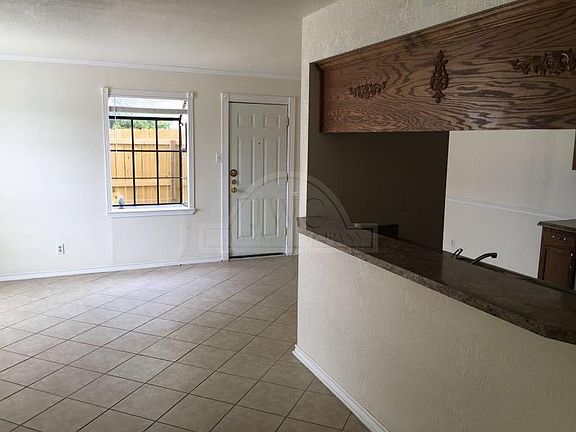 3rd image of 4506 Chase Cir APT C