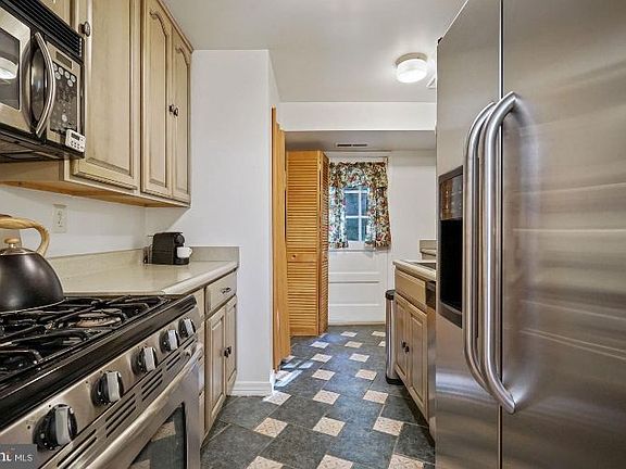 5th image of 5935 Quantrell Ave APT T3