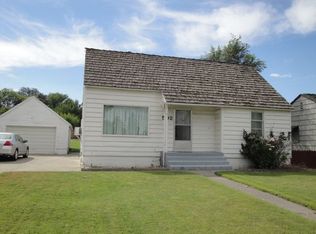 502 Crescent Dr, Grandview, WA