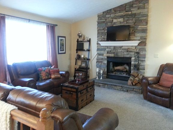 Upstairs Living Room 