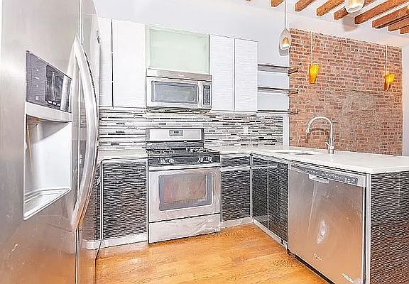 2nd image of 411 Suydam St APT 2L