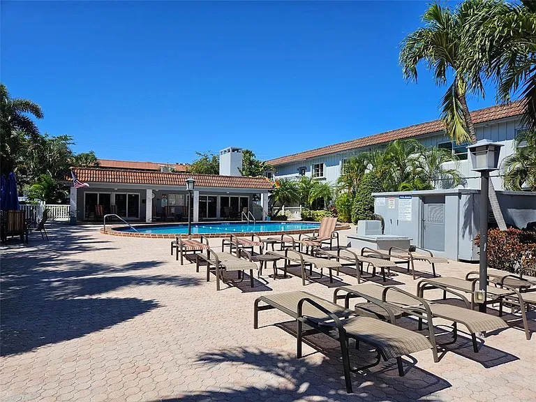 649 W Oakland Park Blvd #211A — Photo 10