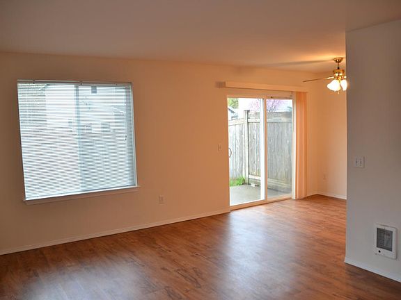 5th image of 340 Tacoma Blvd S