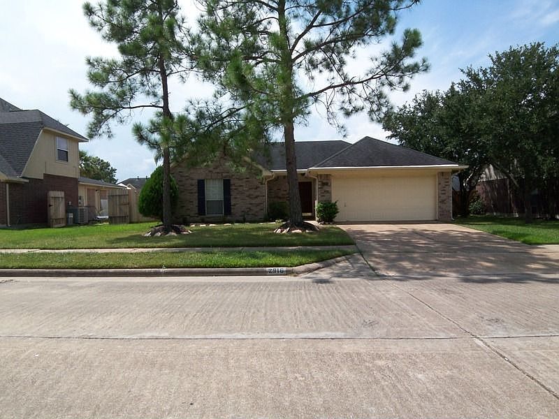 1st image of 2916 London Ct