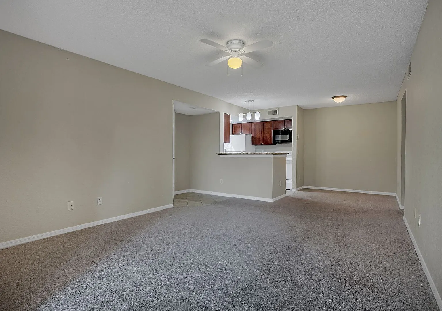 2 BR / 2 BA Condo In Villa Medici — Photo 3