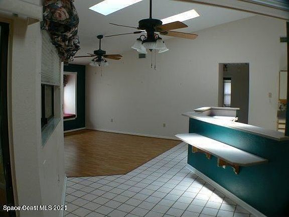 2nd image of 3871 Wethersfield Cir