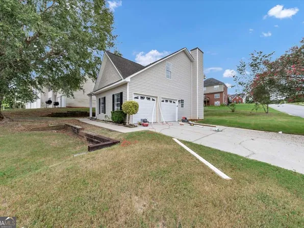 110 Carriage Lake Dr, Stockbridge, GA 30281