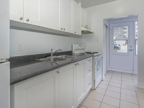 255 Dunlop St W Photo 1