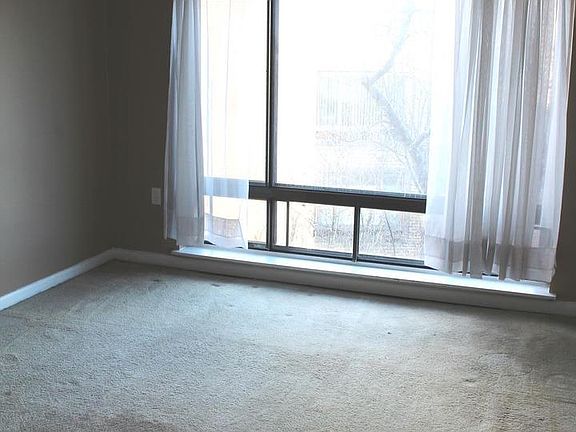 5th image of 104 Roberts Ln APT 301