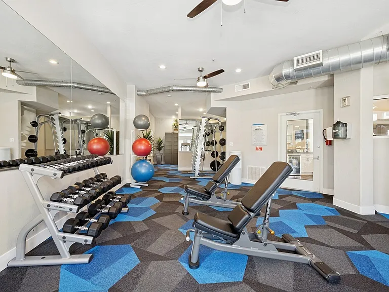 Scottsdale Horizon Apartments — Photo 12