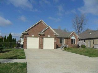 54607 Carnation Dr, Macomb, MI 48042