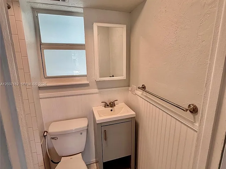 2809 NE 6th Ln #2809 — Photo 15