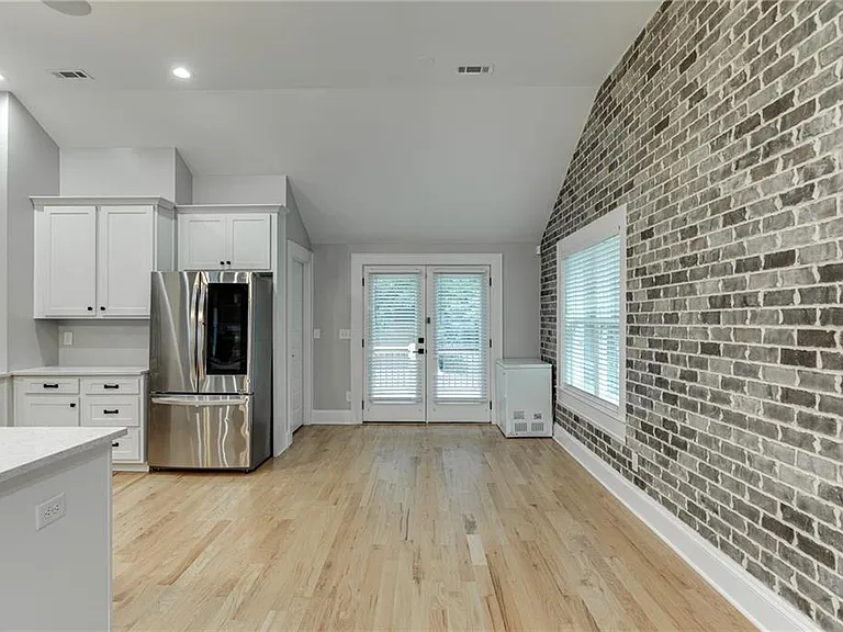 75 Cherry St — Photo 19