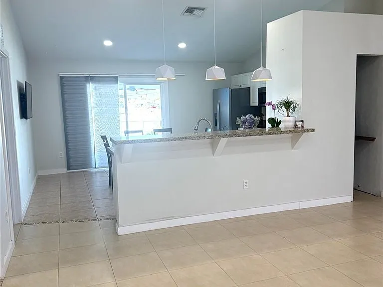 1203 SW 34th Ter — Photo 10