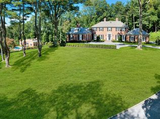 59 Private Rd, Mill Neck, NY 11765