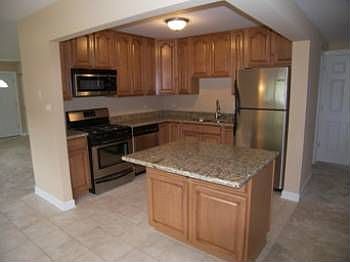 3rd image of 550 Maywood Ln