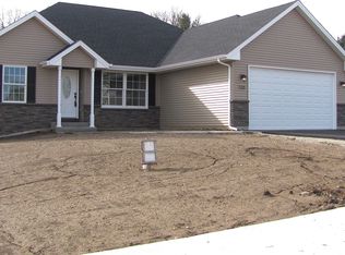 120 Meadow Ln, Poplar Grove, IL 61065