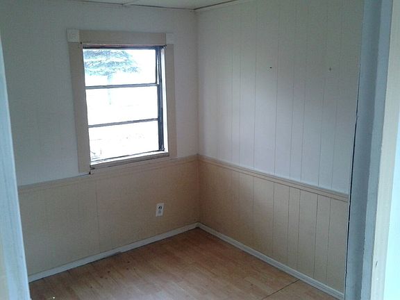 3rd image of 46 Canal Dr