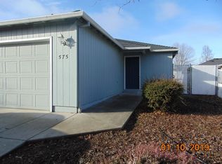 575 Village Dr, Central Point, OR 97502
