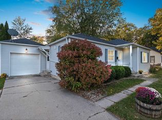1111 9th St, Green Bay, WI 54304