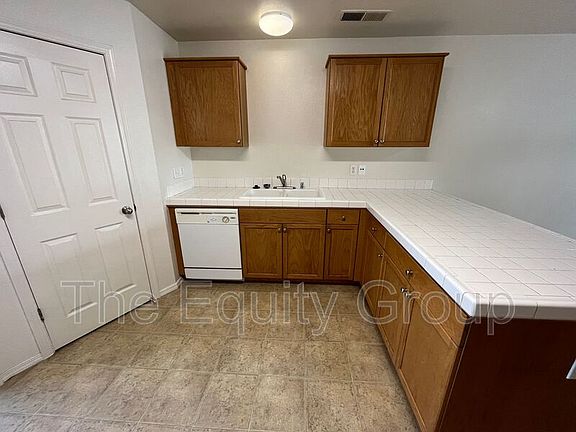 5th image of 4339 W Walnut Ave #D