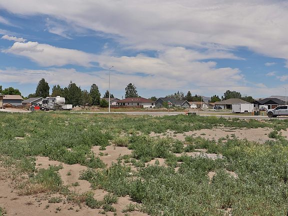 4th image of 907 Beaver Ct