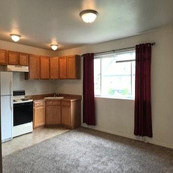3rd image of 1405 N Lincoln St APT 1