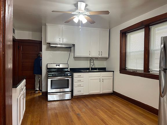 5th image of 3724 W Lyndale St Floor 1