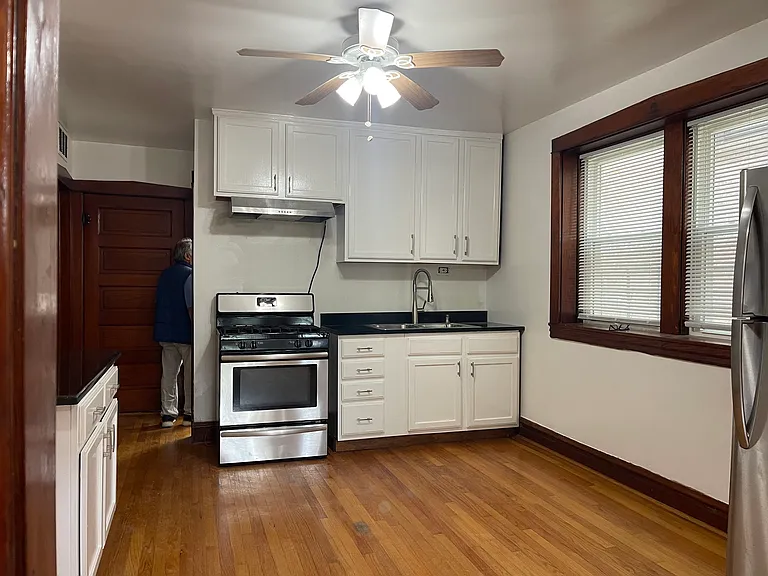 3724 W Lyndale St #1 — Photo 5