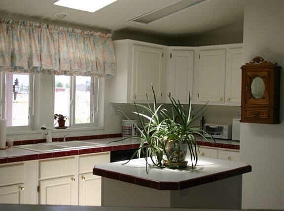 3rd image of 1552 W Road 4 1/2 North --